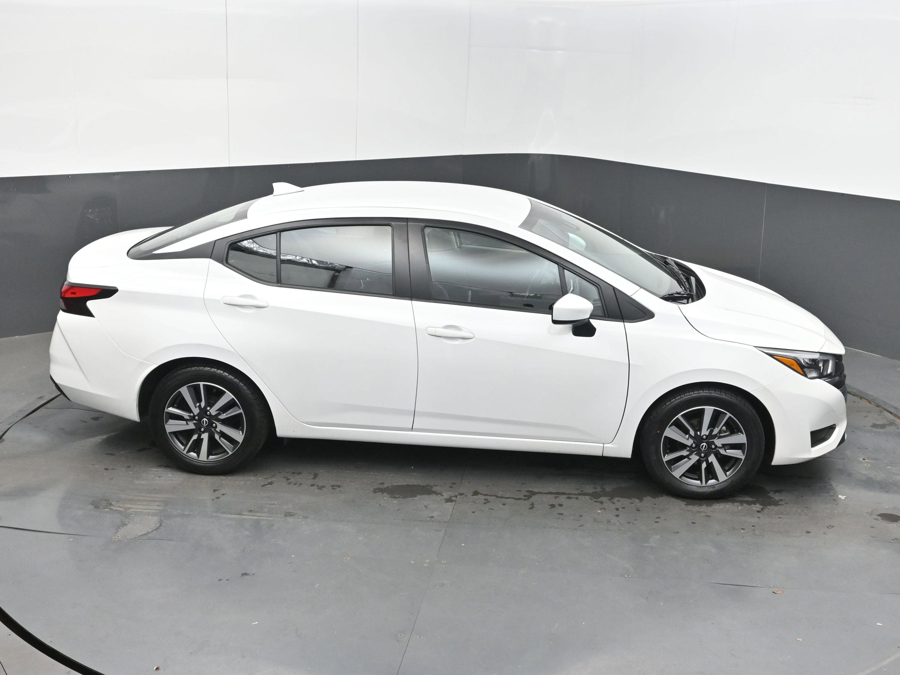 Used 2025 Nissan Versa SV image 42