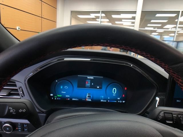 Used 2025 Ford Escape ST-Line Elite w/ Premium Technology Package image 14