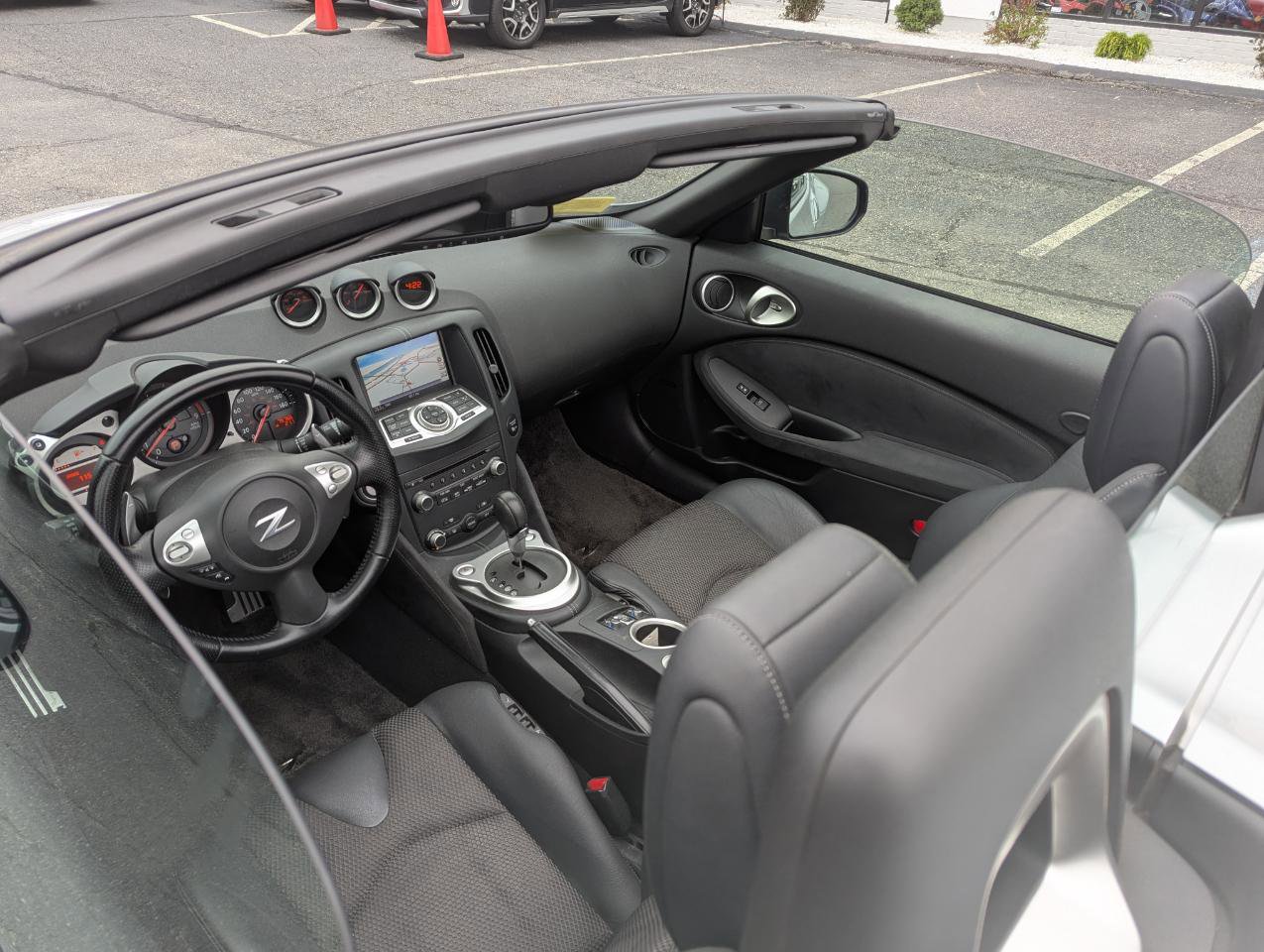 Used 2010 Nissan 370Z Touring w/ Sport Pkg RWD image 43