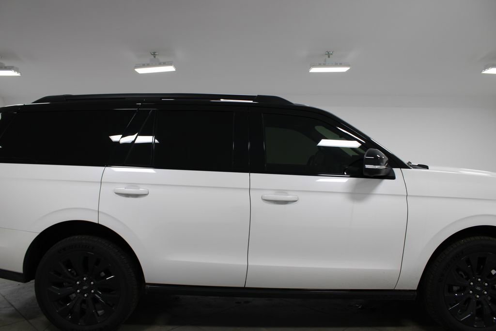 Used 2025 Ford Expedition Platinum w/ Stealth Appearance Package image 11