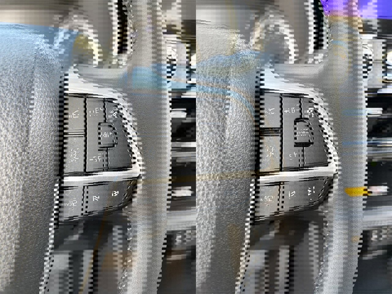 Used 2023 Toyota Highlander XSE image 22