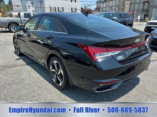 Used 2022 Hyundai Elantra SEL w/ Convenience + Premium Package FWD image 3