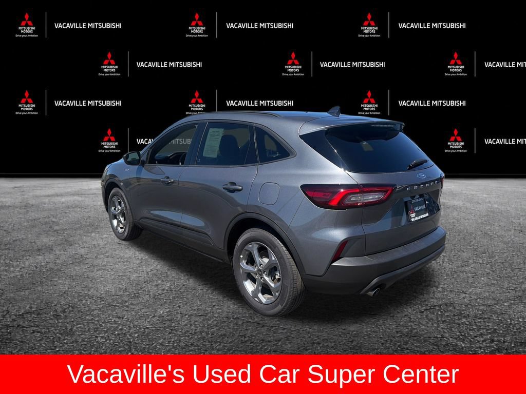 Used 2025 Ford Escape ST-Line FWD image 3