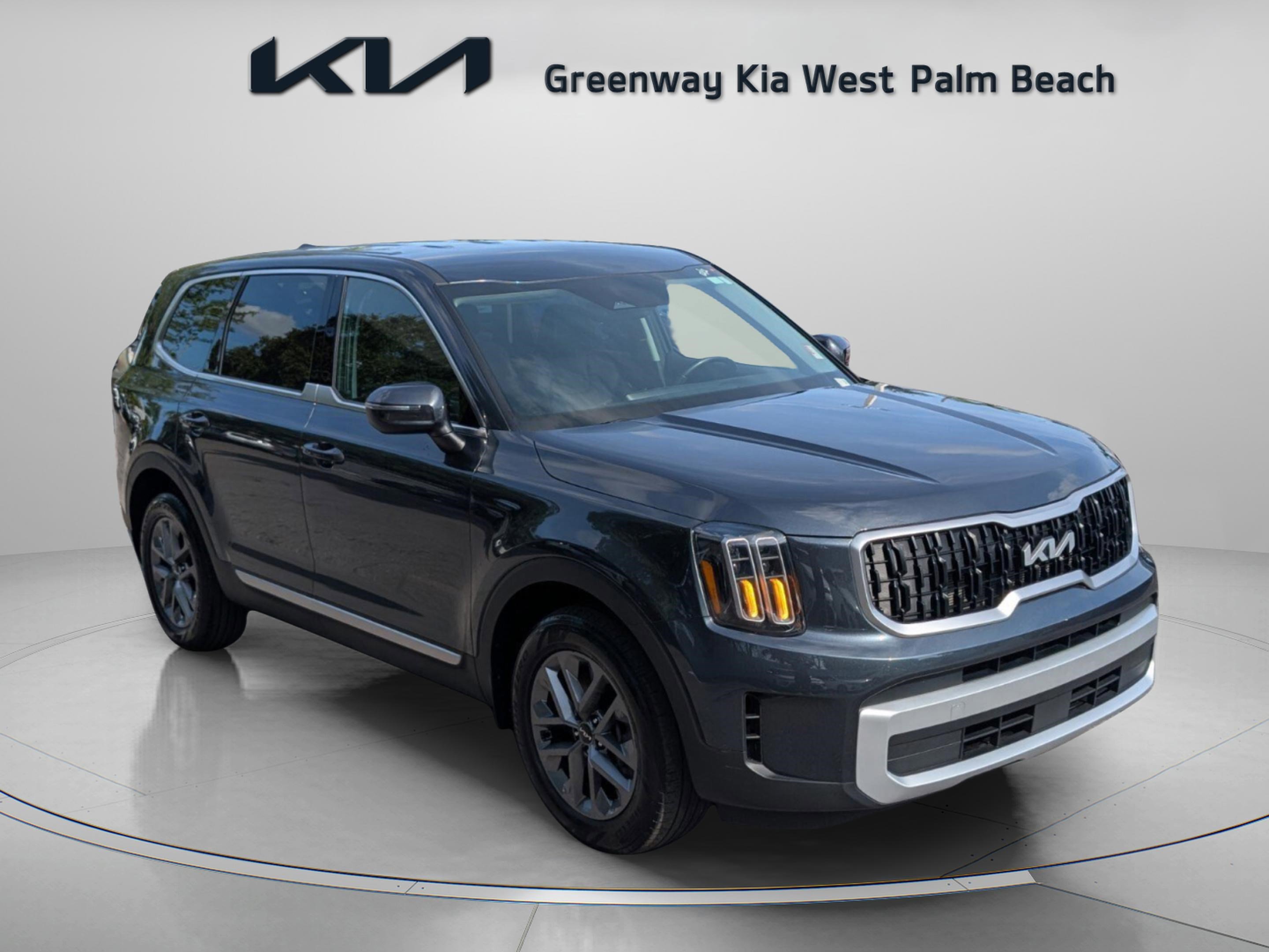 Certified 2024 Kia Telluride LX image 2
