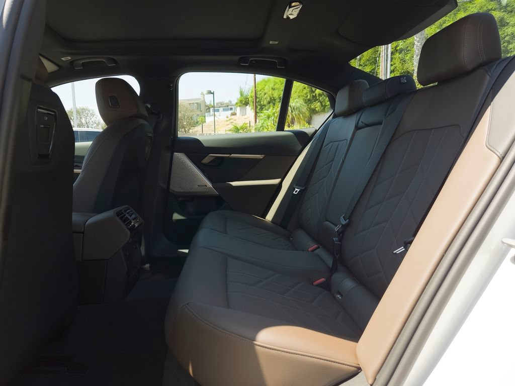 New 2027 BMW 530i w/ M Sport Package RWD image 8