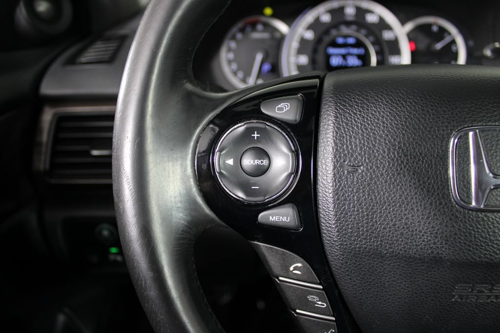 Used 2017 Honda Accord Touring image 25