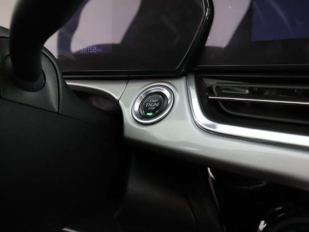 Used 2024 Chevrolet Trax LT w/ LT Convenience Package FWD image 38