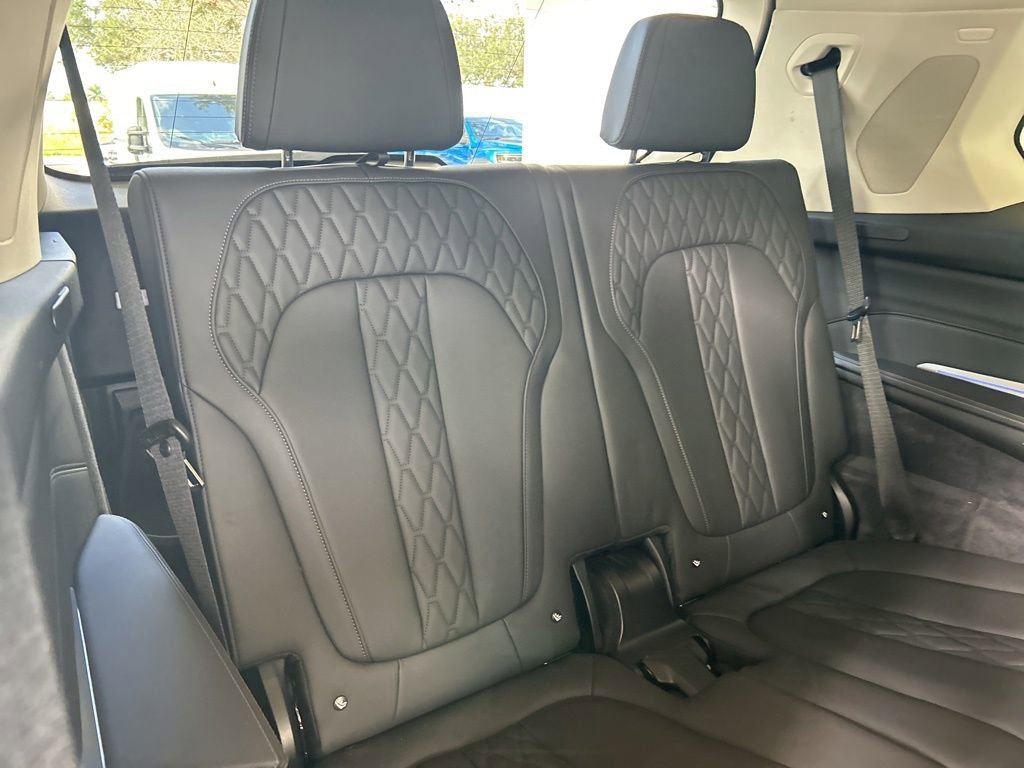 Used 2025 BMW X7 xDrive40i image 29