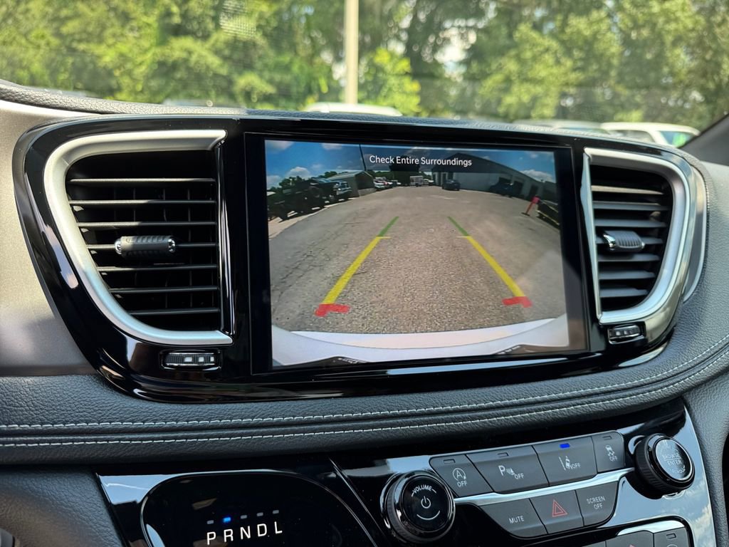 New 2026 Chrysler Pacifica Select image 28