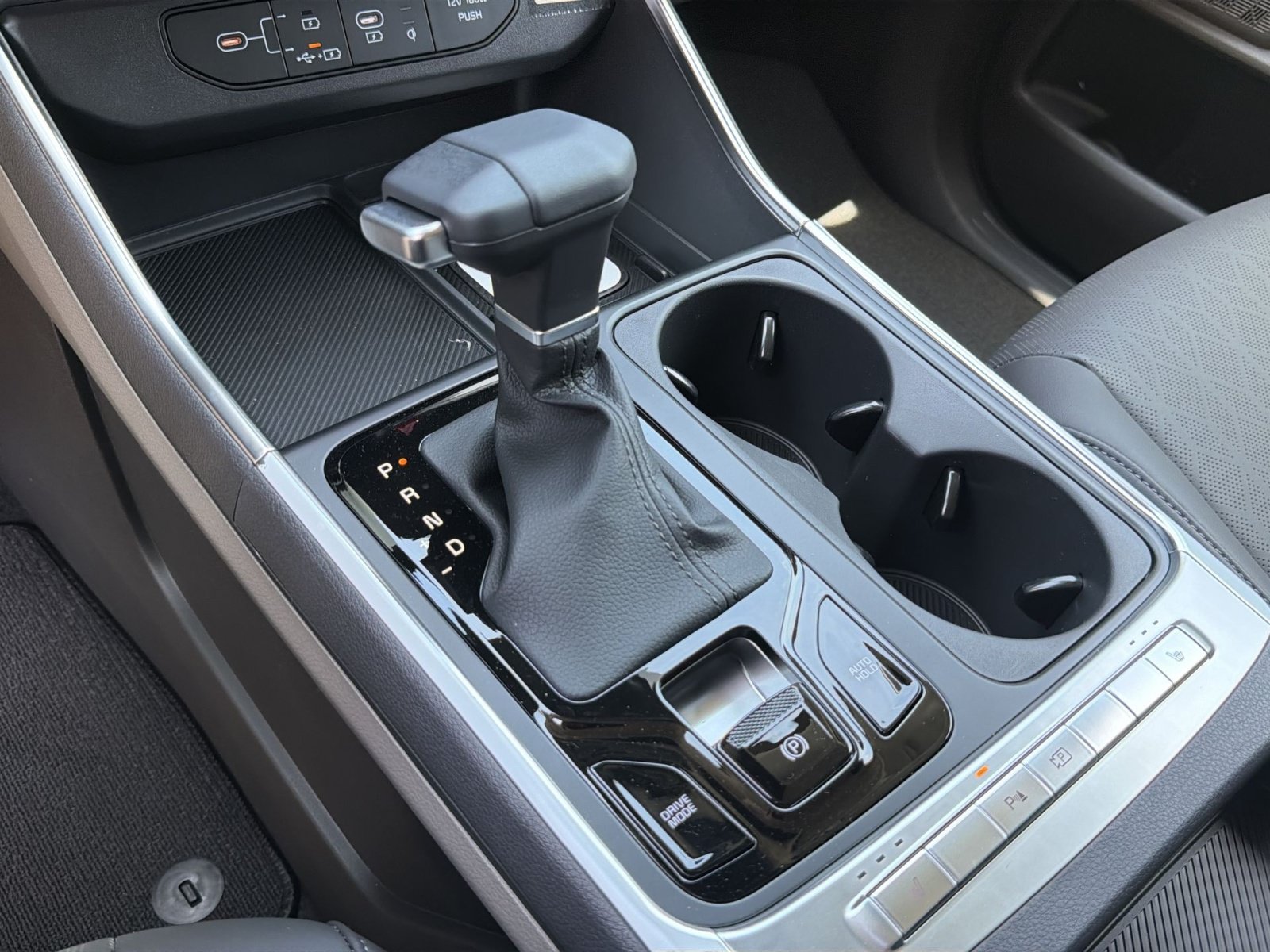 New 2026 Kia Carnival EX FWD image 24