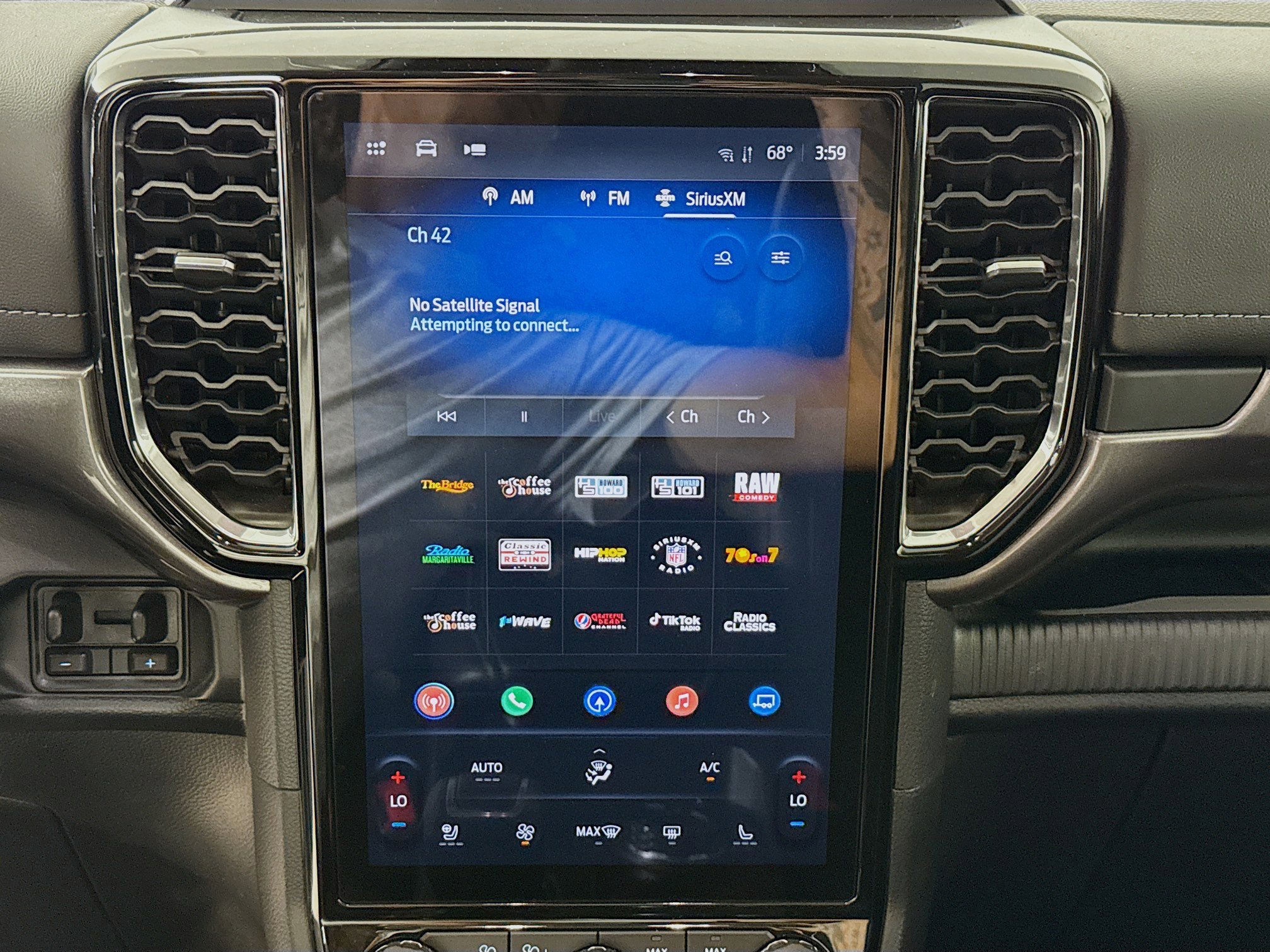 Used 2024 Ford Ranger Lariat w/ Advanced Towing Package image 17