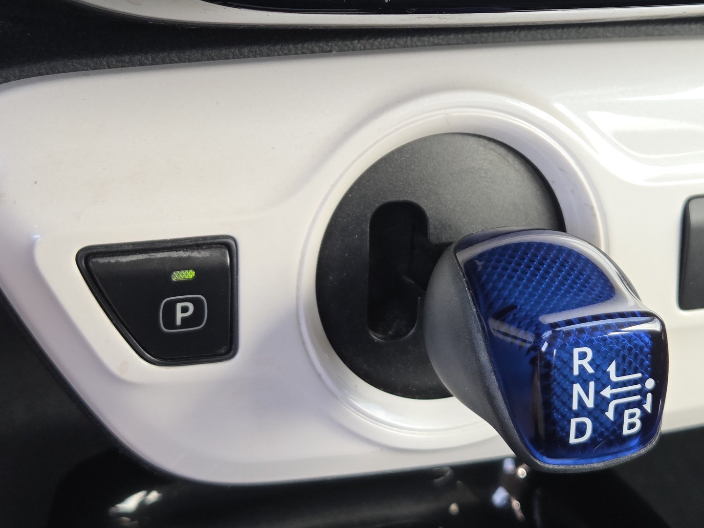 Used 2018 Toyota Prius Three Touring FWD image 30