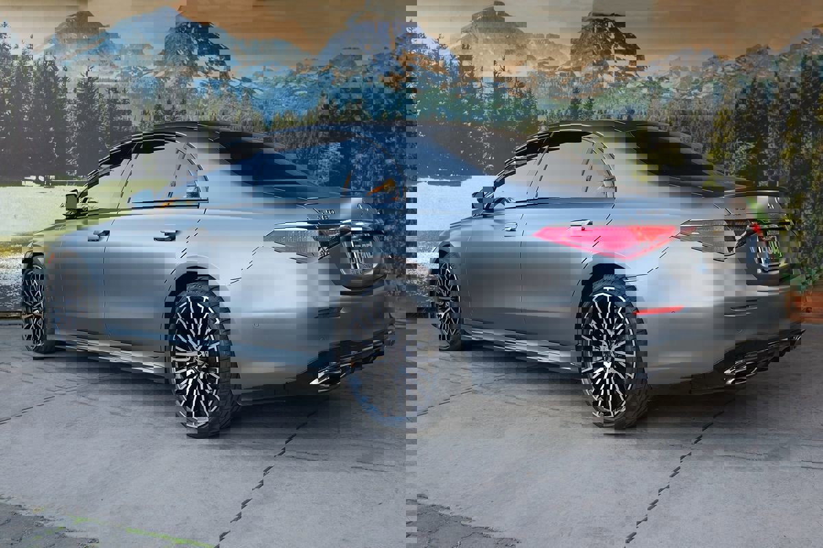 Used 2023 Mercedes-Benz S 580 4MATIC Sedan image 4