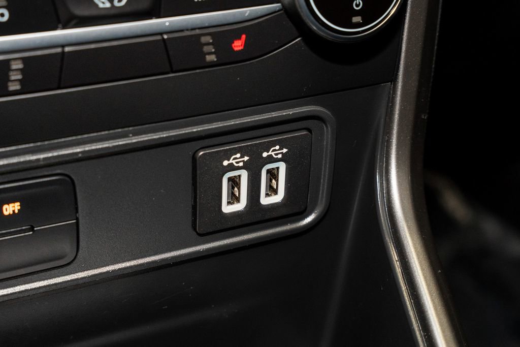 Used 2021 Ford EcoSport SE w/ SE Convenience Package image 16