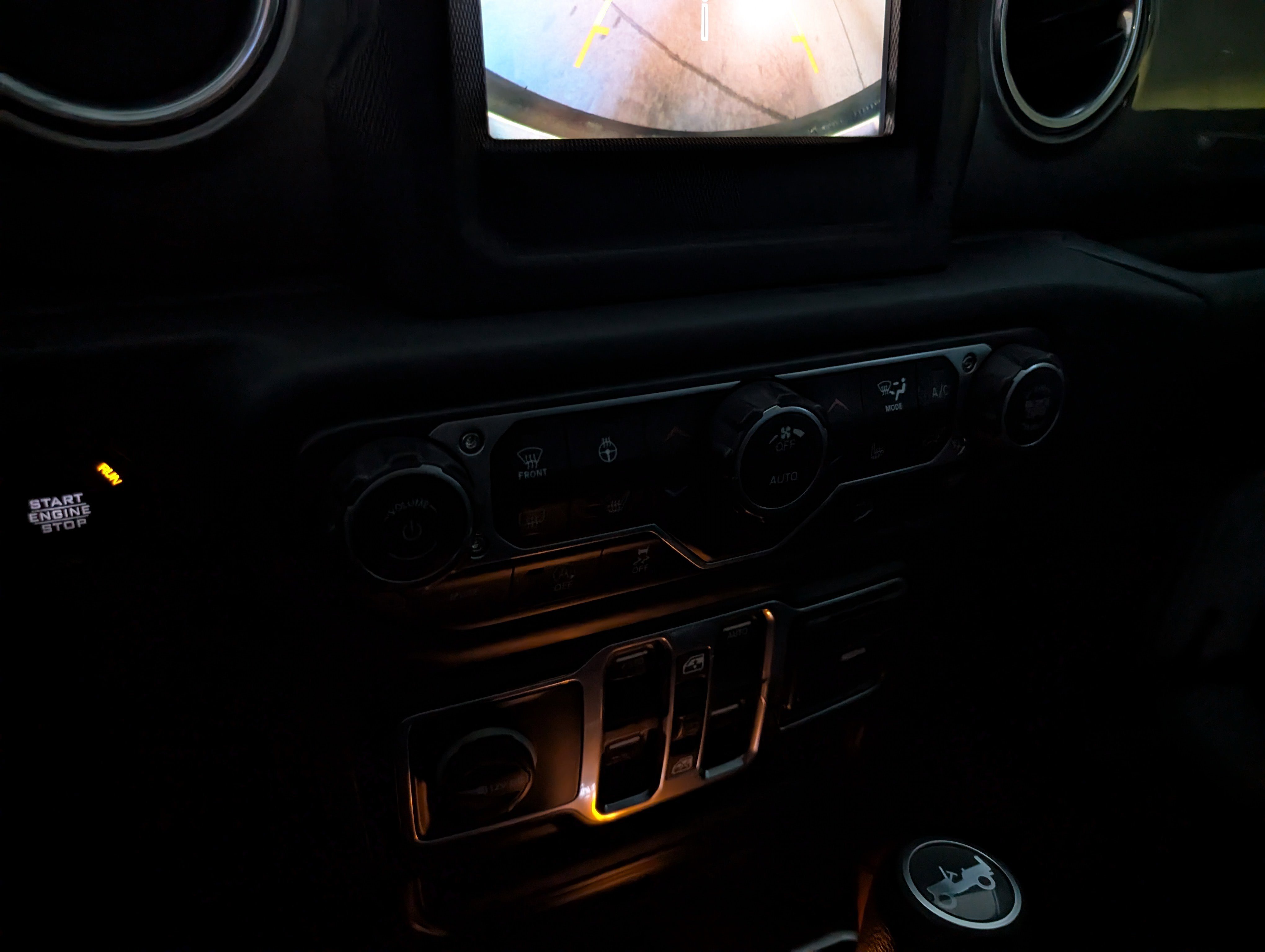 Used 2018 Jeep Wrangler Unlimited Sahara image 36