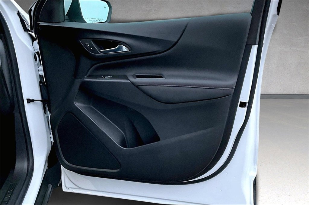 Used 2023 Chevrolet Equinox RS image 27