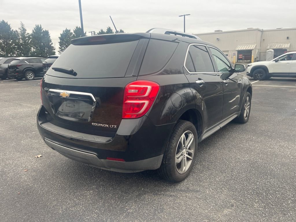 Used 2016 Chevrolet Equinox LTZ w/ Enhanced Convenience Package image 4