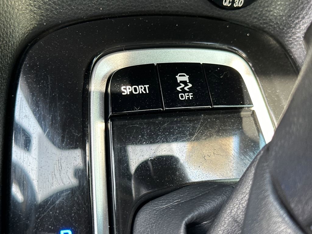 Used 2022 Toyota Corolla XSE image 31