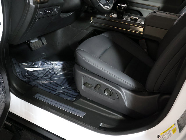 Used 2024 GMC Hummer EV 3X w/ LPO, Roof Cross Rail Package AWD/4WD image 27
