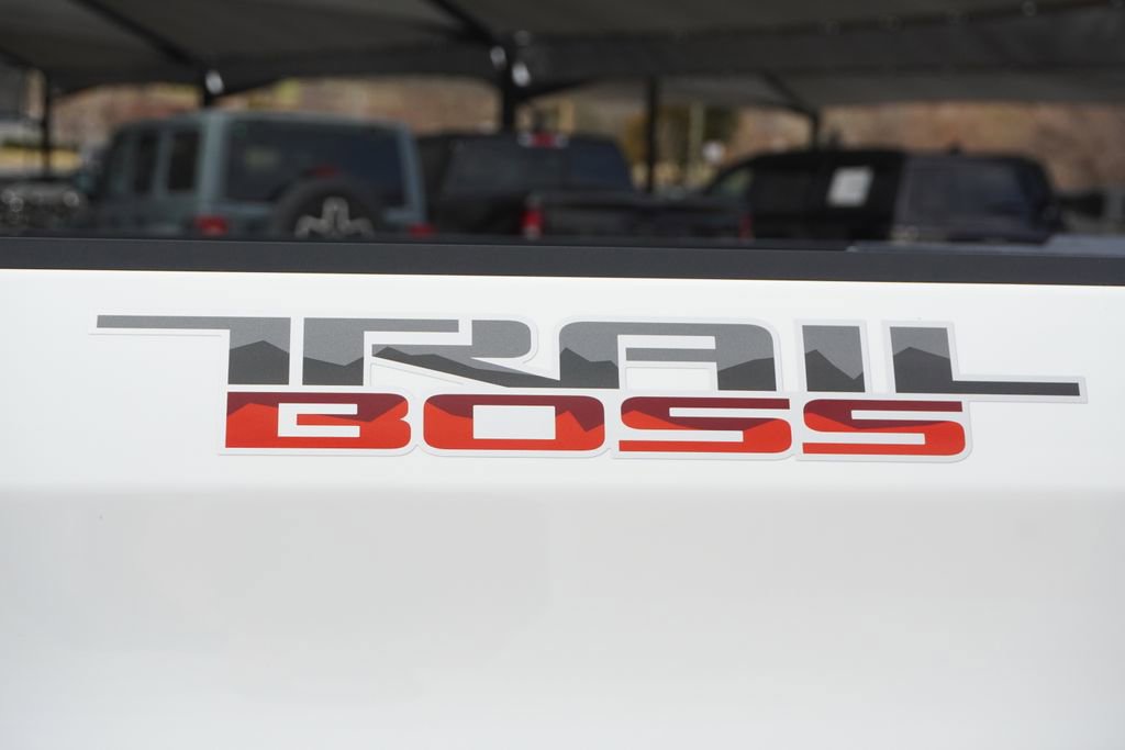 Used 2023 Chevrolet Silverado 1500 LT Trail Boss w/ Convenience Package II image 9