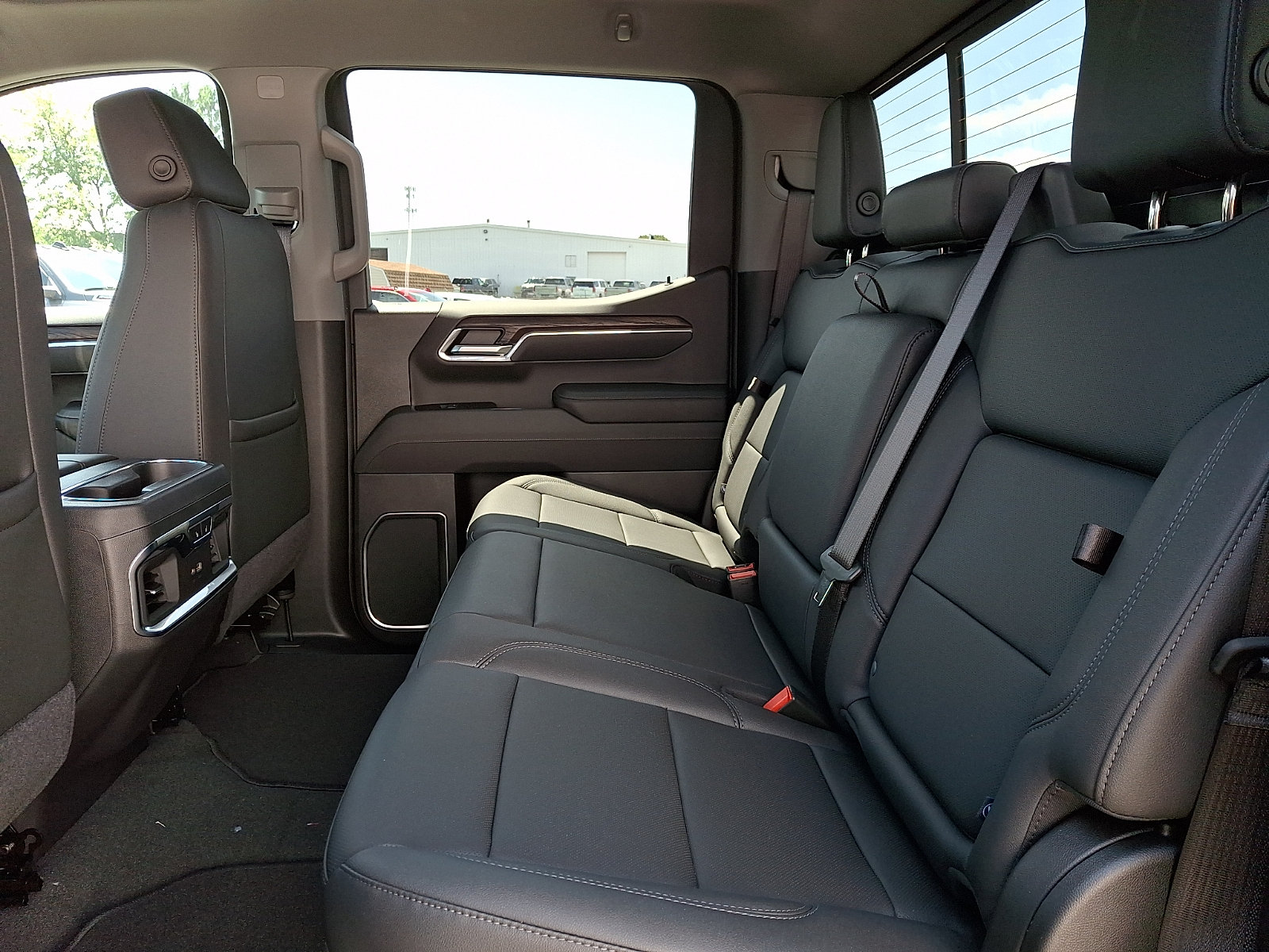 New 2026 GMC Sierra 1500 SLT w/ SLT Premium Plus Package AWD/4WD image 5