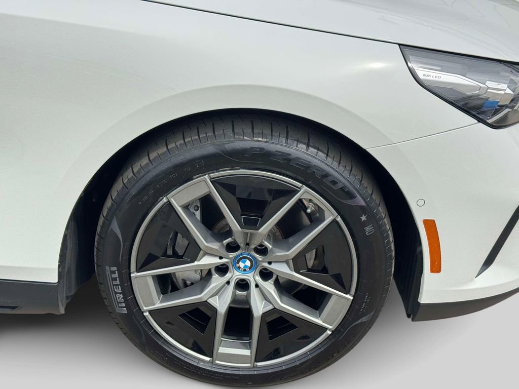 Certified 2025 BMW i5 xDrive40 w/ Premium Package AWD/4WD image 8