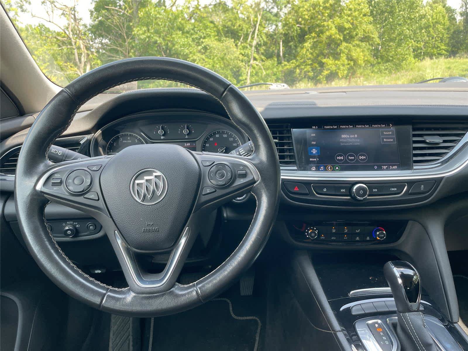 Used 2018 Buick Regal Preferred w/ Sights and Sounds Package AWD/4WD image 18