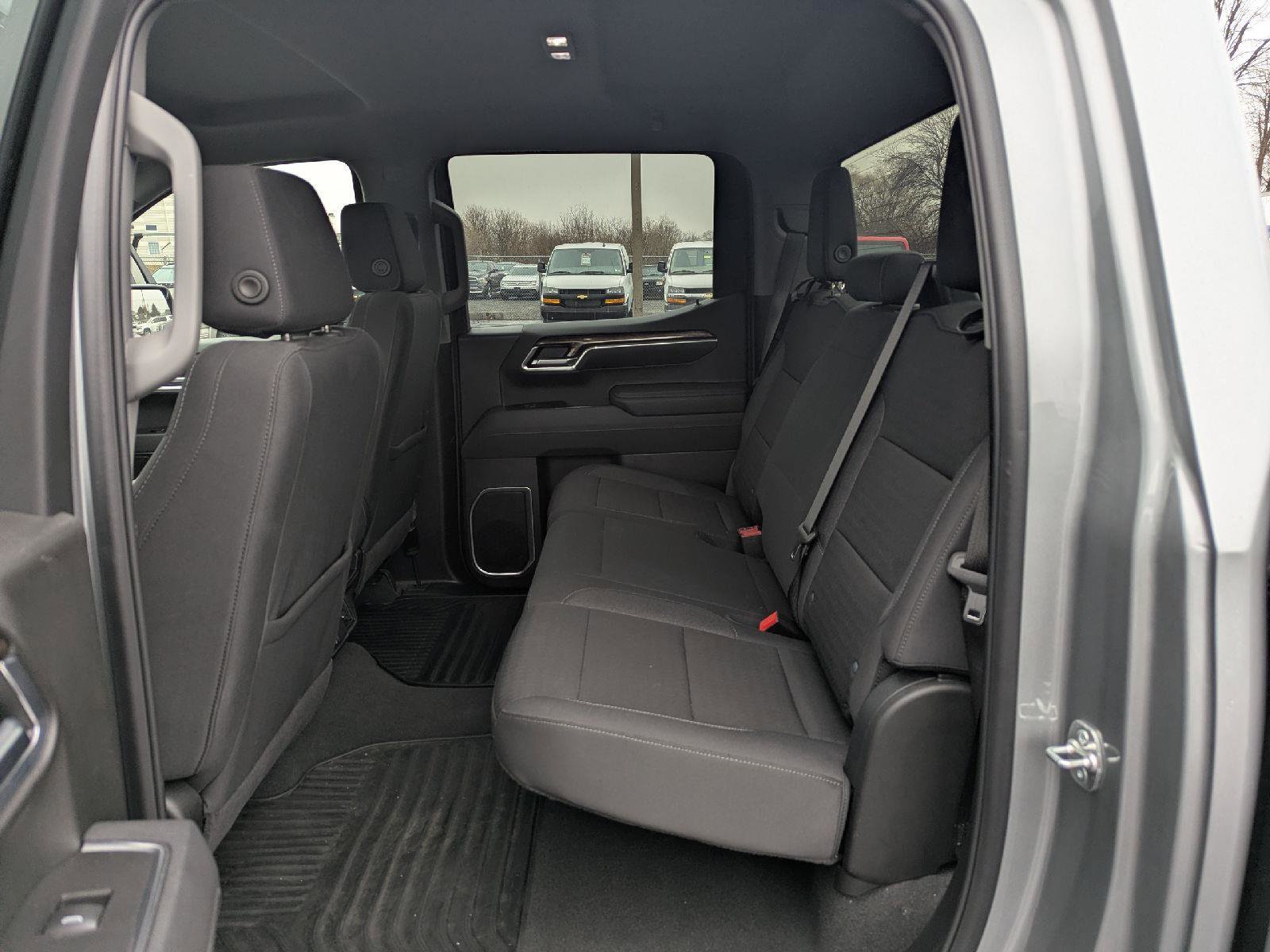 Used 2025 Chevrolet Silverado 1500 LT image 27