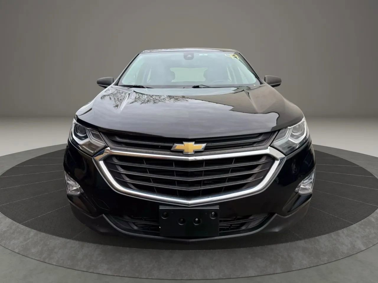 Used 2021 Chevrolet Equinox LS image 2
