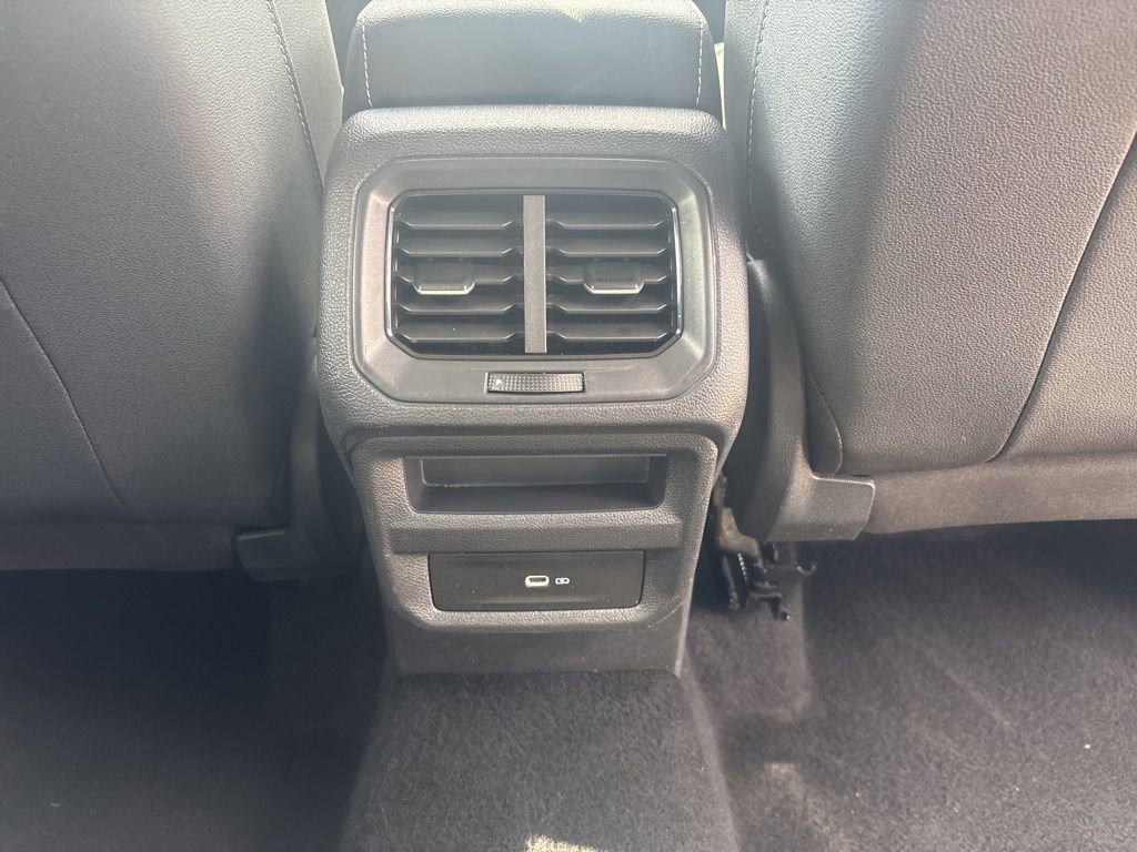 Used 2024 Volkswagen Taos SE FWD image 19