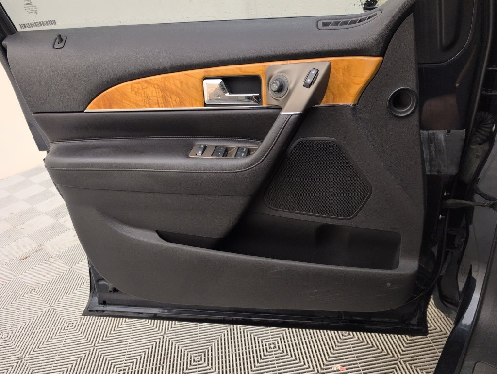 Used 2013 Lincoln MKX FWD image 32