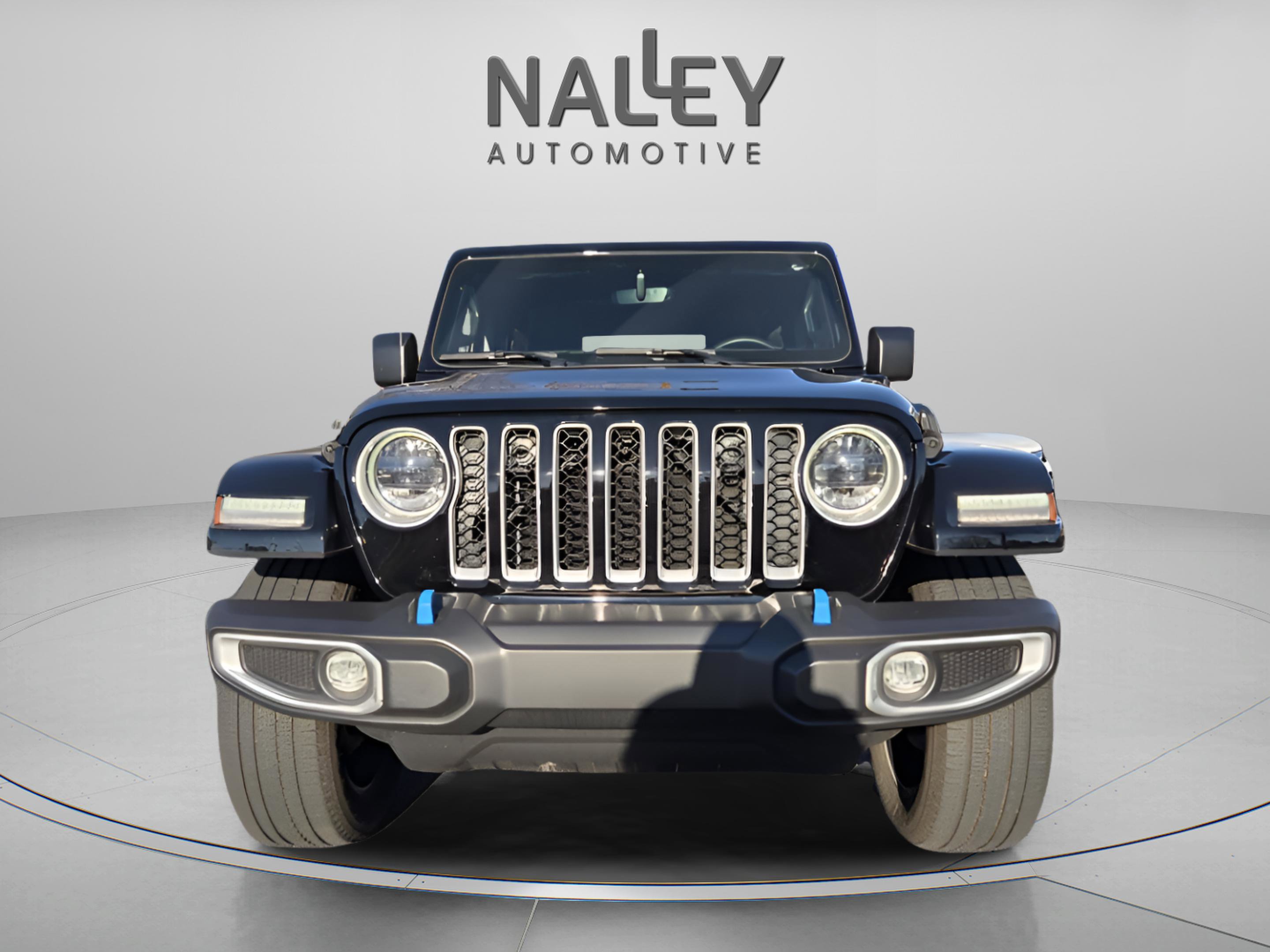 Used 2023 Jeep Wrangler Sahara w/ Cold Weather Group image 9