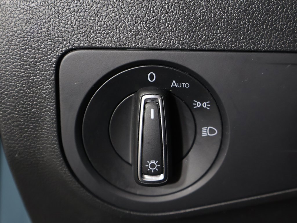 Used 2019 Volkswagen Tiguan SE w/ Panoramic Sunroof Package image 38