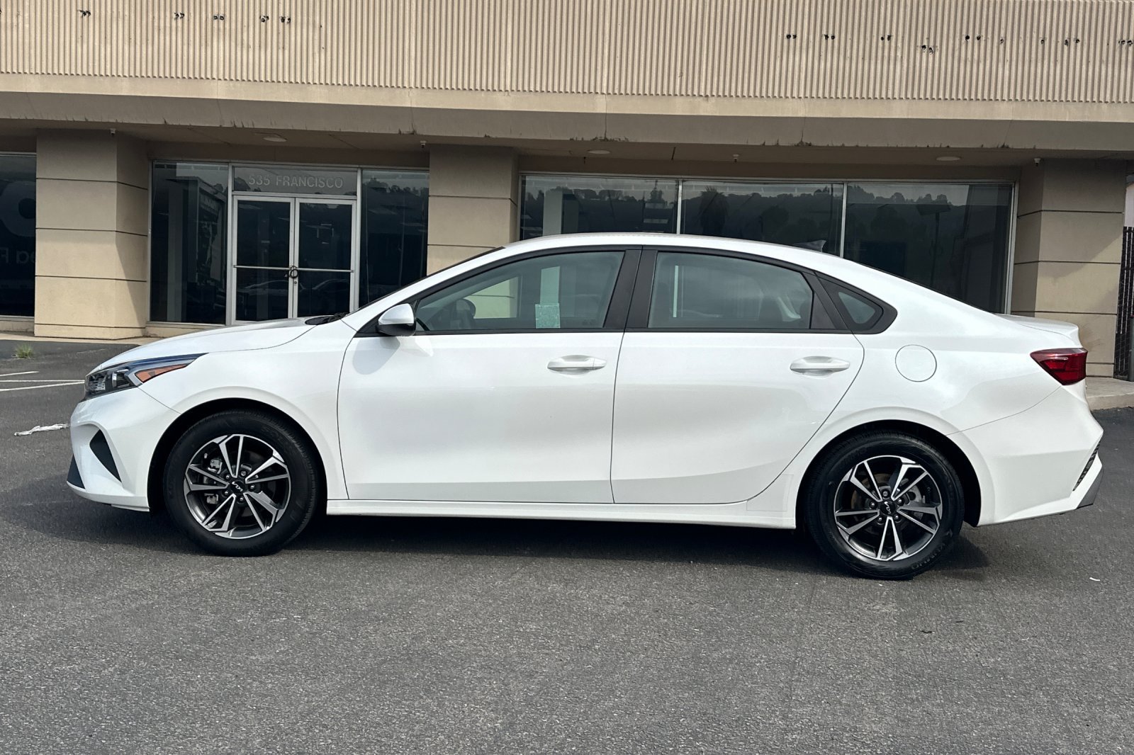Used 2023 Kia Forte LXS FWD image 5