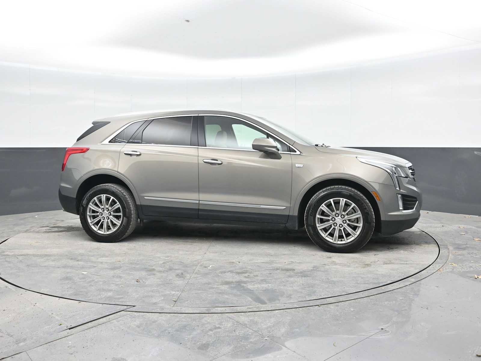 Used 2019 Cadillac XT5 Luxury AWD/4WD image 7