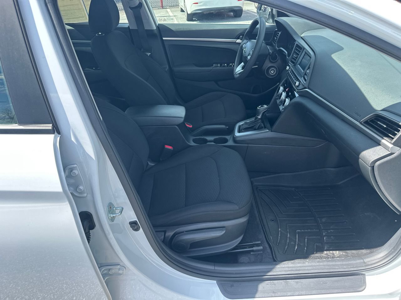 Used 2019 Hyundai Elantra SE w/ Cargo Package image 13