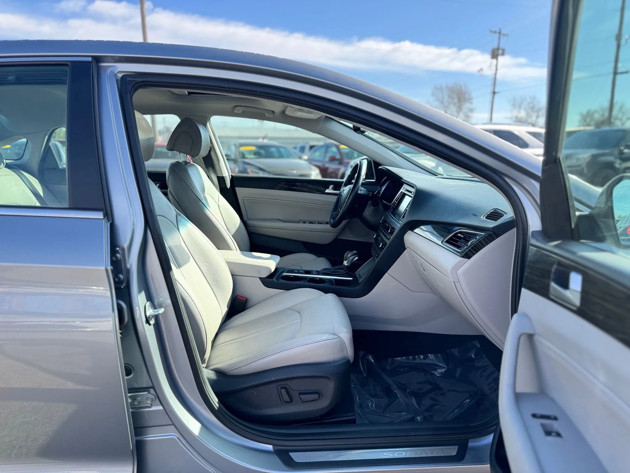 Used 2017 Hyundai Sonata Limited w/ Ultimate Package 04 image 56