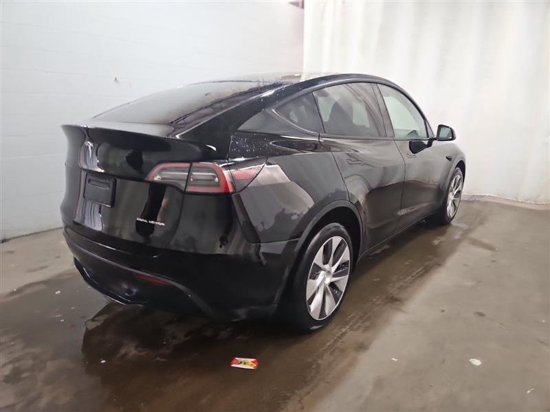 Used 2023 Tesla Model Y Long Range image 9