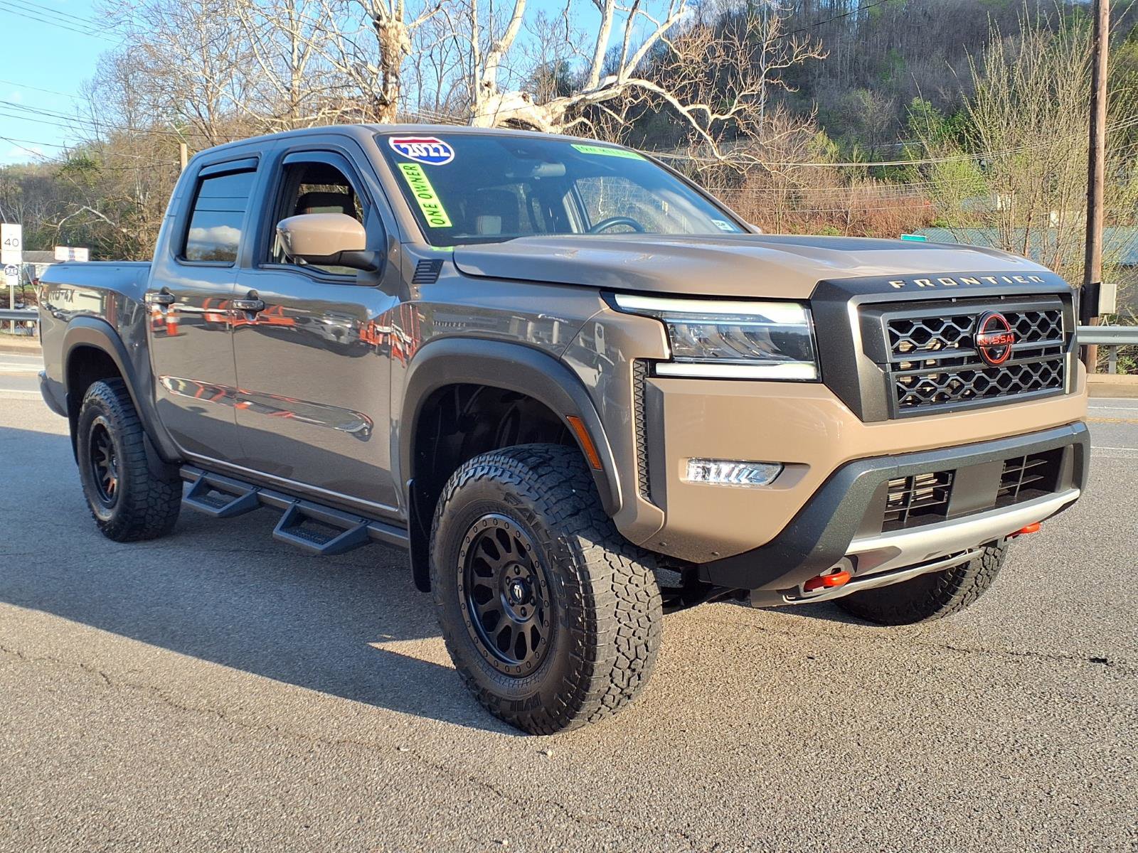 Used 2022 Nissan Frontier PRO-4X image 2