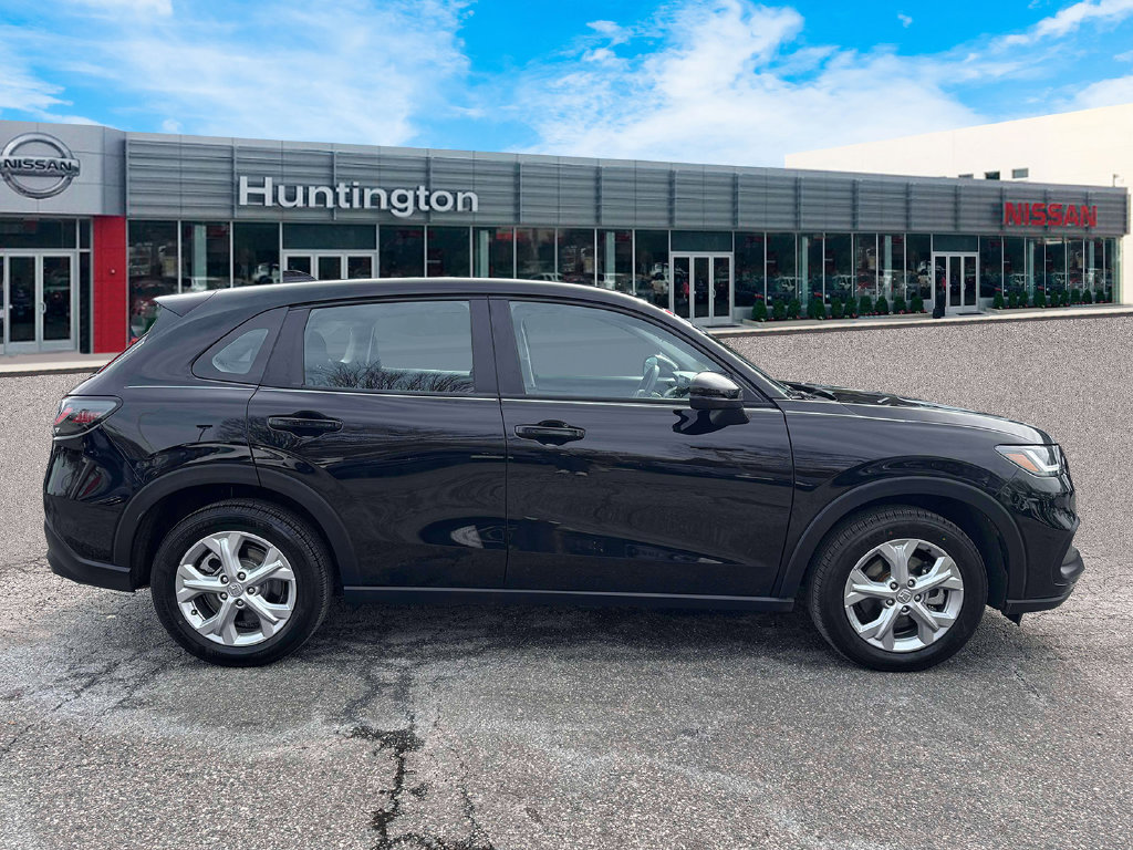 Used 2025 Honda HR-V LX image 11