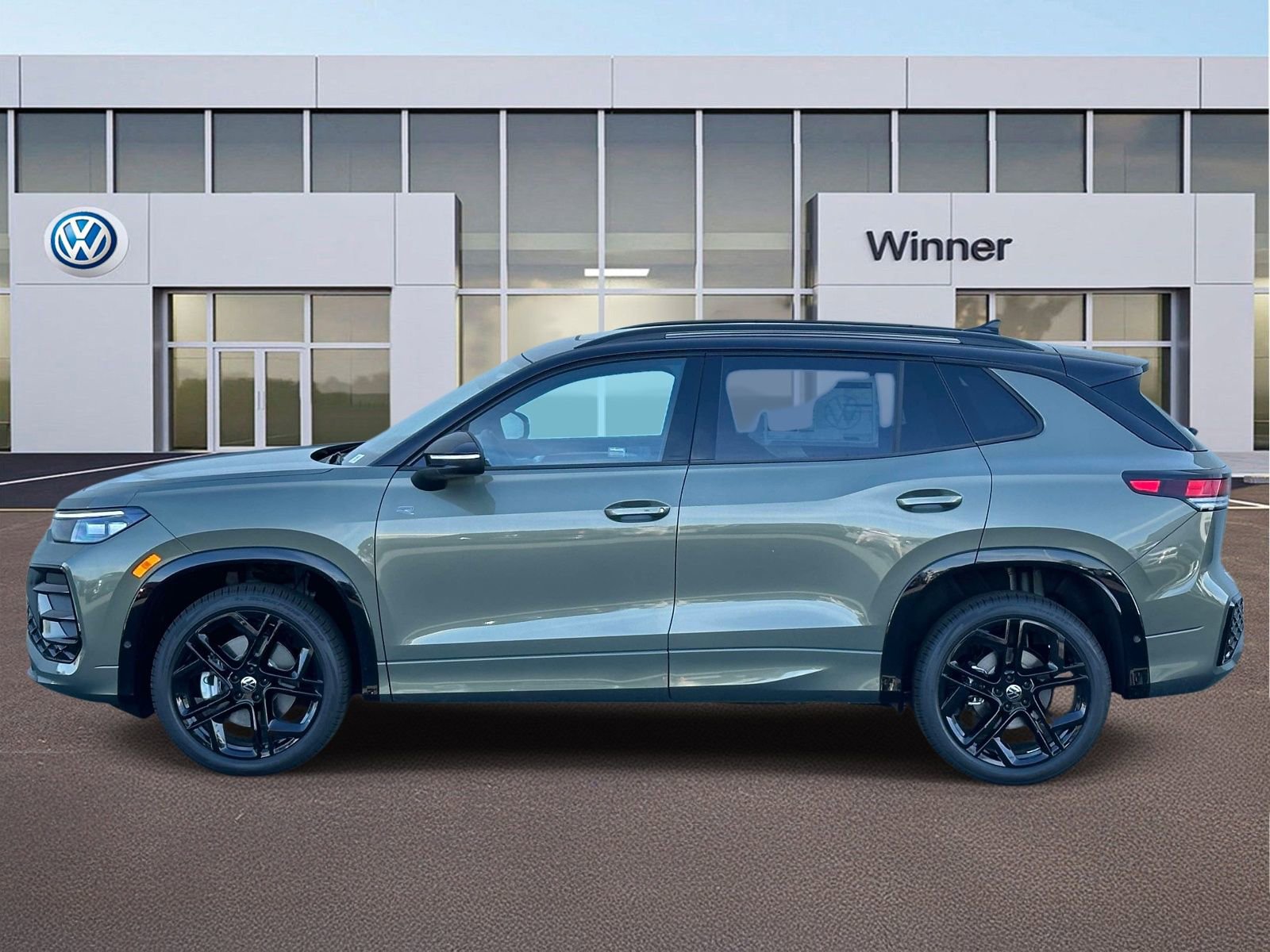 New 2026 Volkswagen Tiguan SE R-Line AWD/4WD image 2