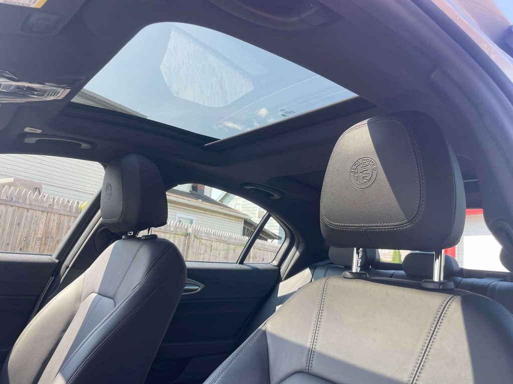 Used 2025 Alfa Romeo Giulia AWD image 20