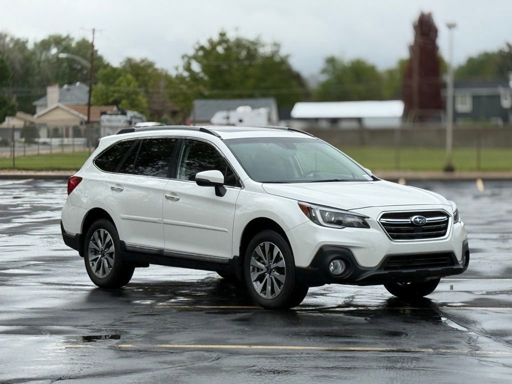 Used 2018 Subaru Outback 3.6R Touring AWD/4WD image 3