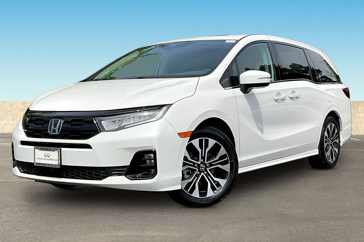 Used 2026 Honda Odyssey Elite image 3