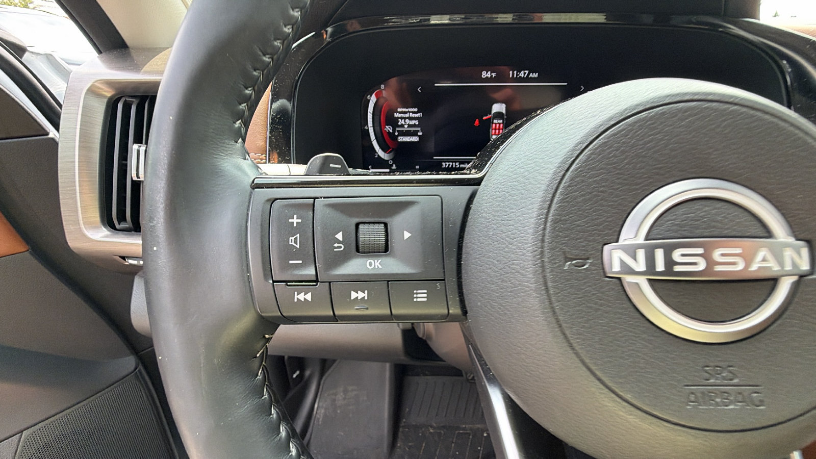 Used 2025 Nissan Pathfinder Platinum w/ Cargo Package FWD image 31