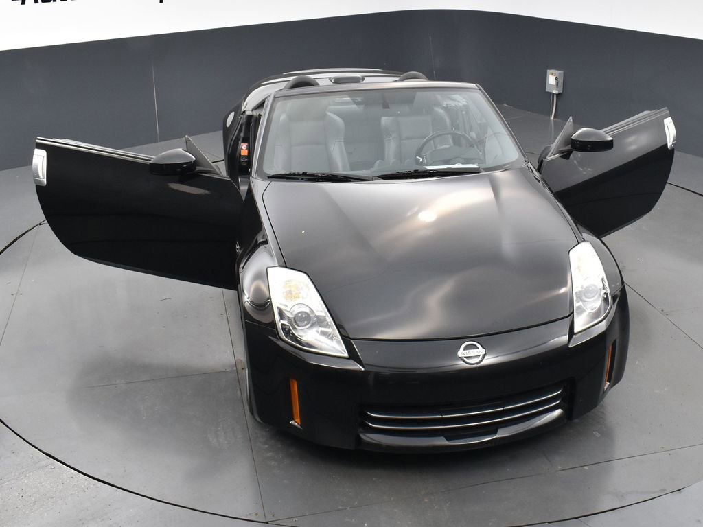 Used 2007 Nissan 350Z Touring RWD image 29