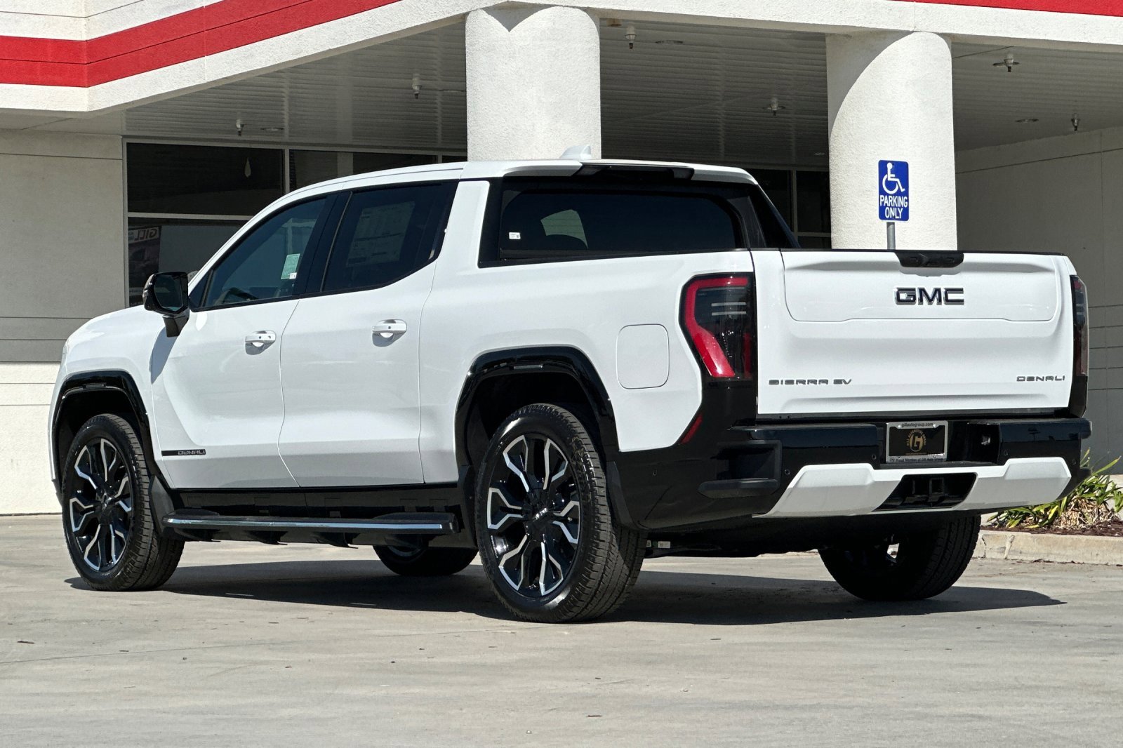 New 2025 GMC Sierra EV Denali image 4