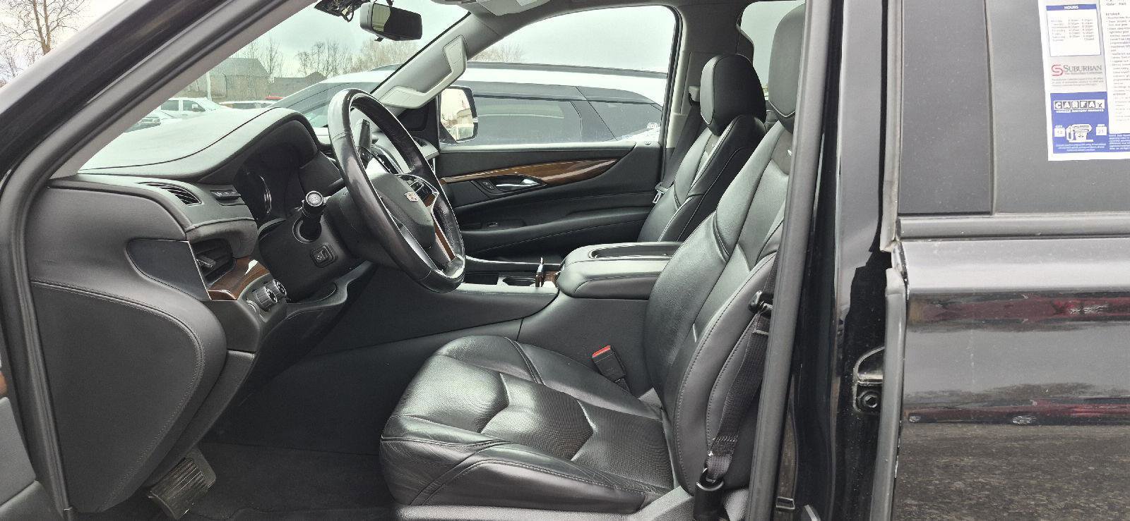 Used 2020 Cadillac Escalade Premium Luxury w/ Escalade Sport Edition image 5