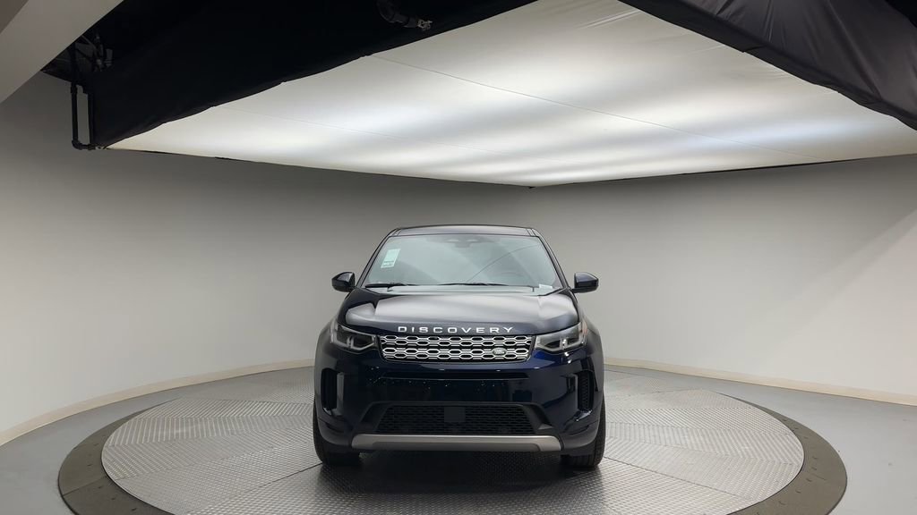 Used 2023 Land Rover Discovery Sport SE image 3
