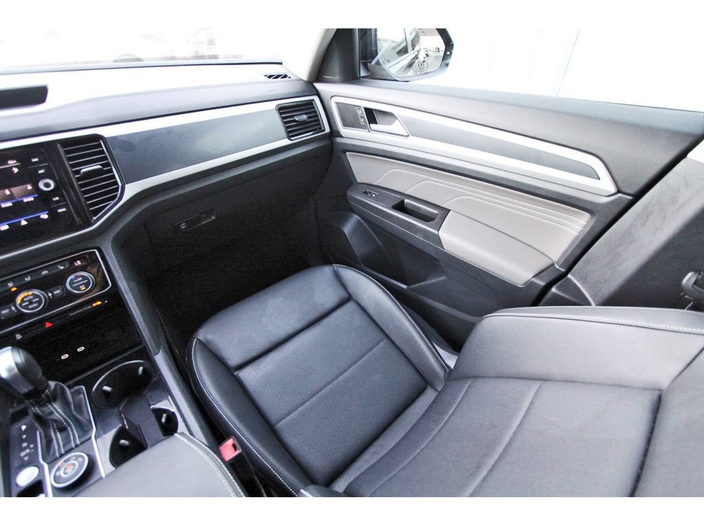 Used 2023 Volkswagen Atlas SEL R-Line AWD/4WD image 11